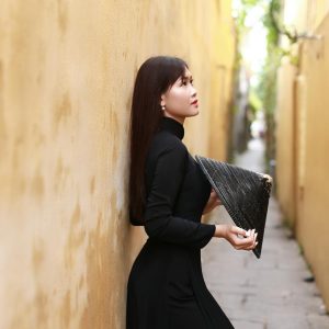 Alternative view of Áo dài lụa đen